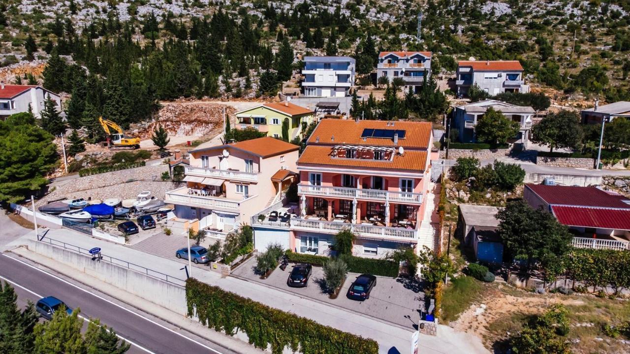 Apartments By The Sea Starigrad, Paklenica - 16421 Starigrad Paklenica Exterior foto