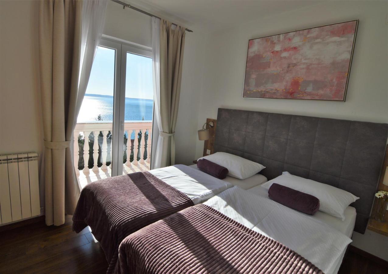 Apartments By The Sea Starigrad, Paklenica - 16421 Starigrad Paklenica Exterior foto