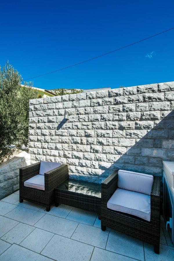 Apartments By The Sea Starigrad, Paklenica - 16421 Starigrad Paklenica Exterior foto