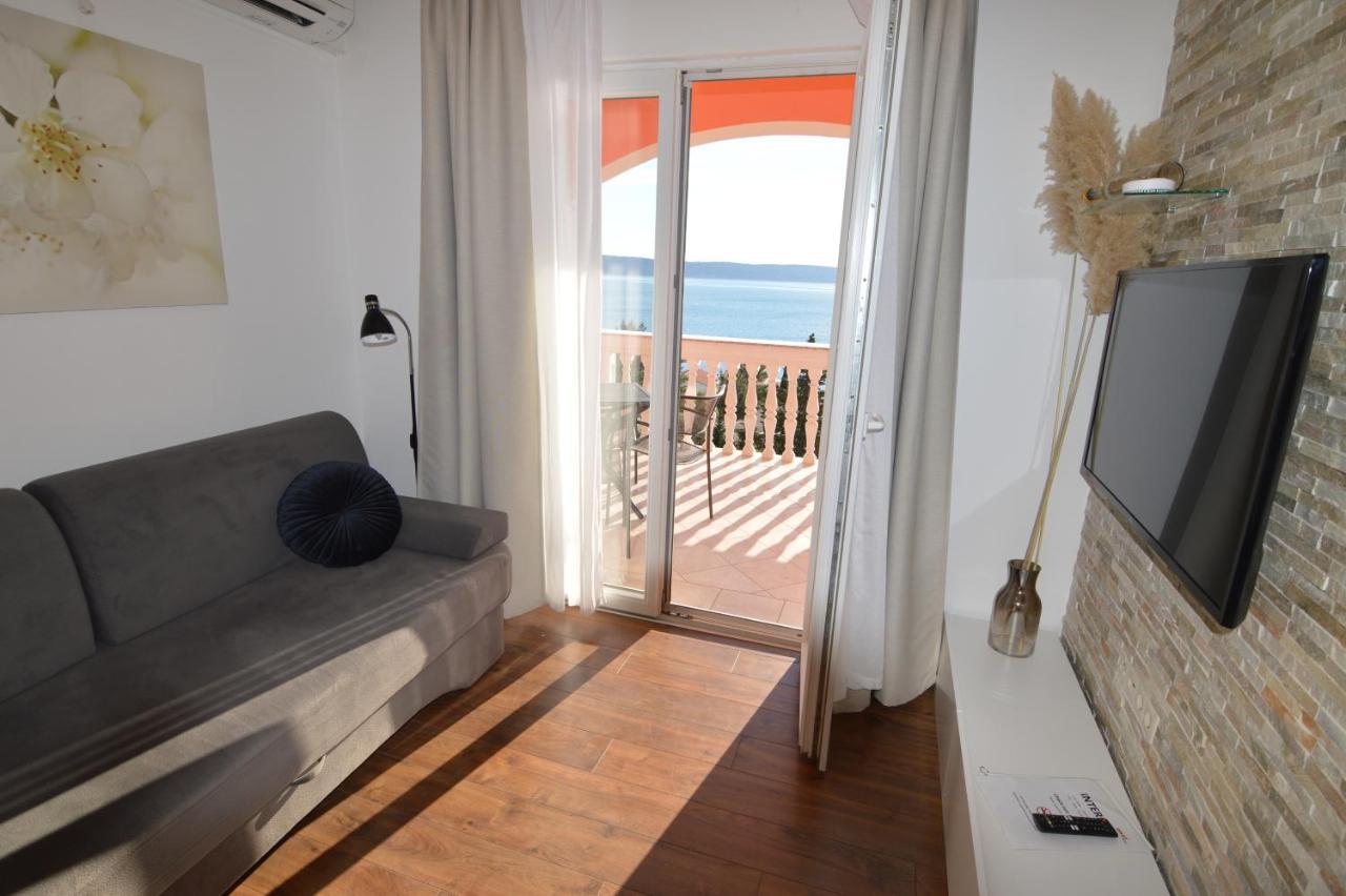 Apartments By The Sea Starigrad, Paklenica - 16421 Starigrad Paklenica Exterior foto